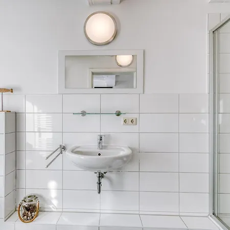 Seehus - Wassergrundstueck, Sauna Und Bootsliegeplatz Holiday home