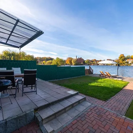 Seehus - Wassergrundstueck, Sauna Und Bootsliegeplatz *
