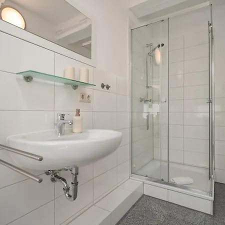 Seehus - Modernes Mit Sauna, Seezugang Und Bootsanlegeplatz 펜션 *