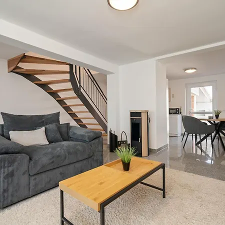Seehus - Modernes Mit Sauna, Seezugang Und Bootsanlegeplatz مالتشو