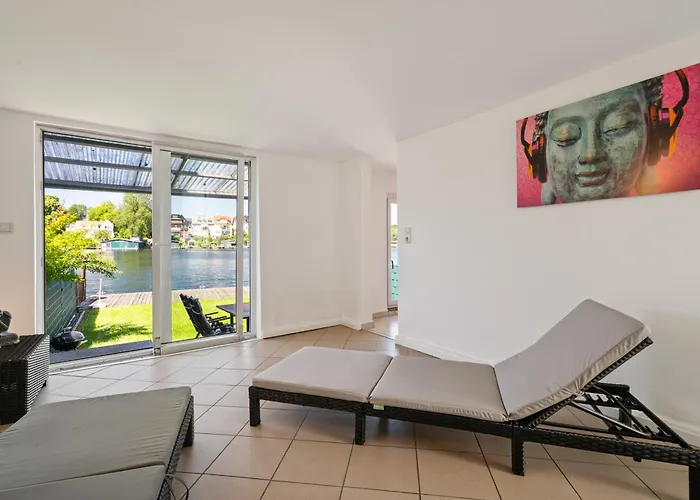 Seehus - Modernes Mit Sauna, Seezugang Und Bootsanlegeplatz مالتشو